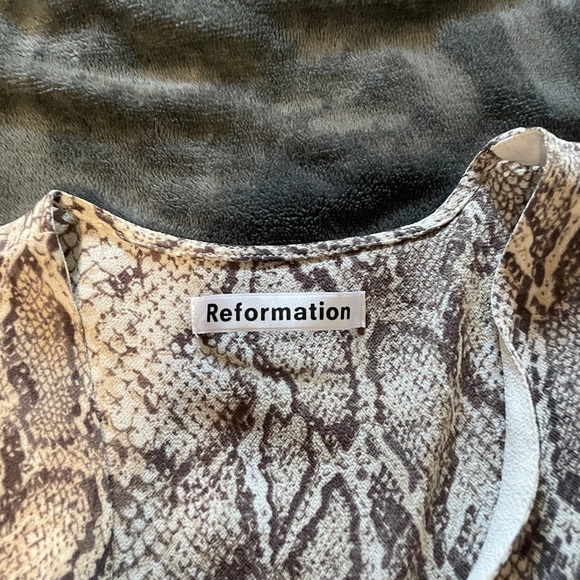 Reformation Short brown or white snake look and dress size small - Picture 5 of 5